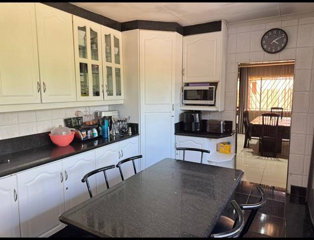 4 BEDROOM HOUSE FOR SALE IN ERASMIA